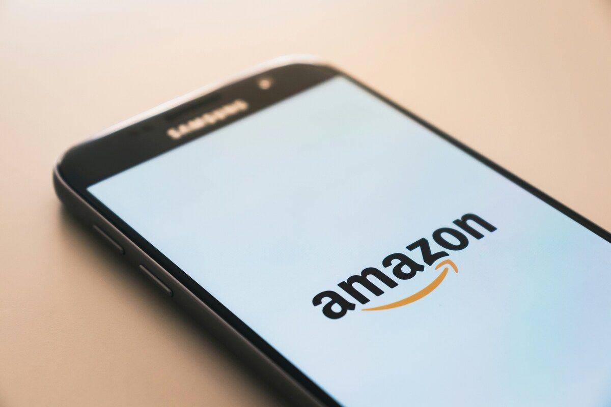 « Choose France », Amazon annonce un investissement de 1,2 milliard d’euros en France