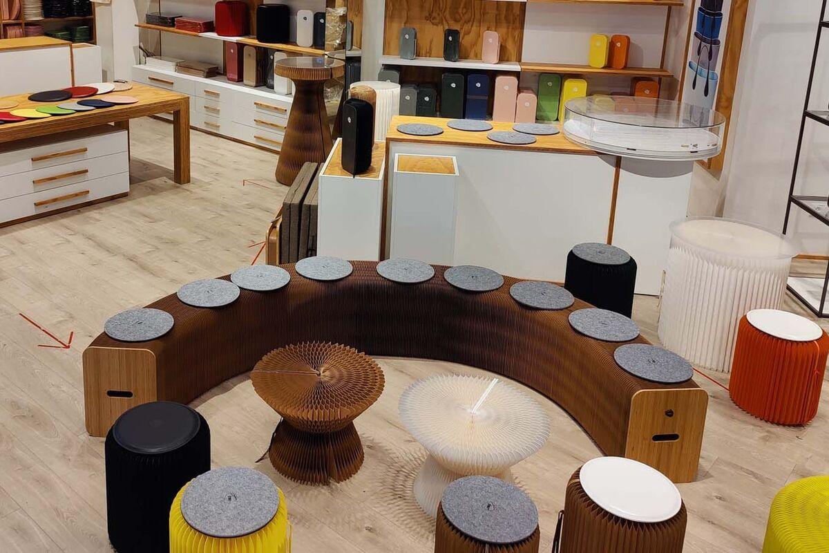 Stooly à QVEMA : des meubles modulaires en carton